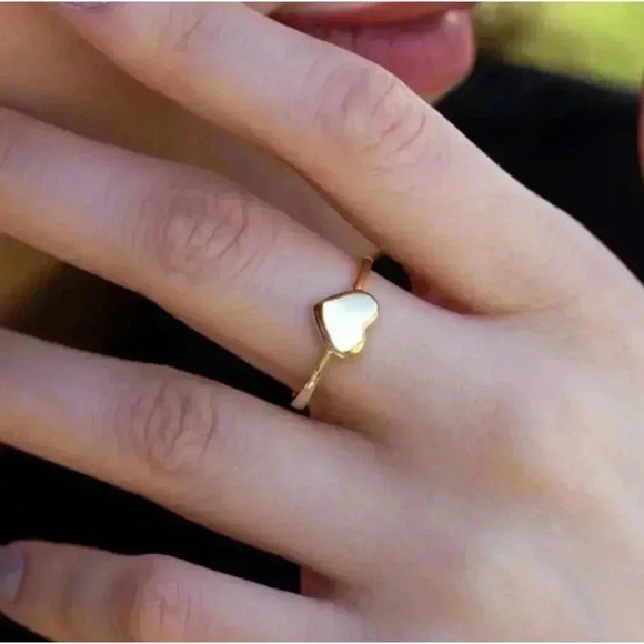 Elegant Heart Ring Size 7 - Picture 3 of 4